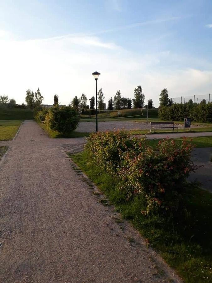 Luxueuze Stacaravan In Bredene Met Eigen Terras En Tuintje ภายนอก รูปภาพ