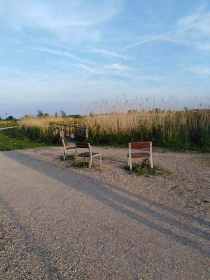 Luxueuze Stacaravan In Bredene Met Eigen Terras En Tuintje ภายนอก รูปภาพ